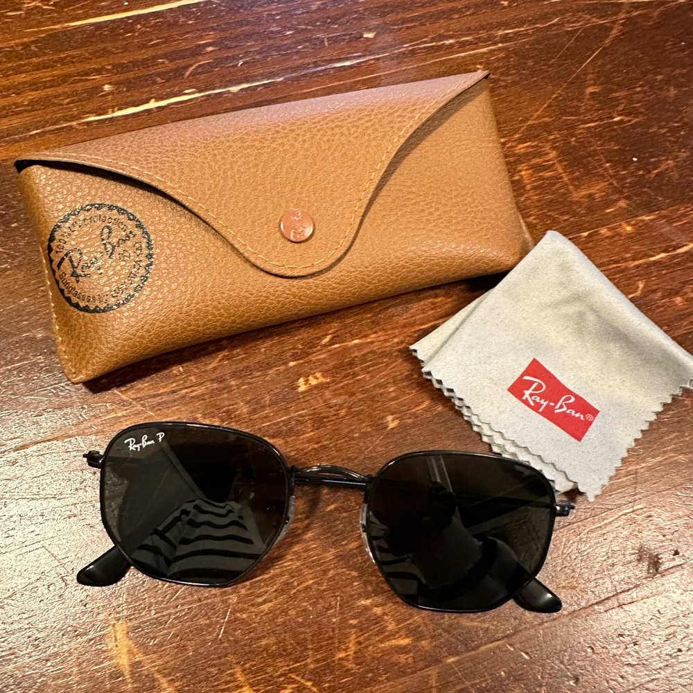 Black Polarized Raybans in great condition
